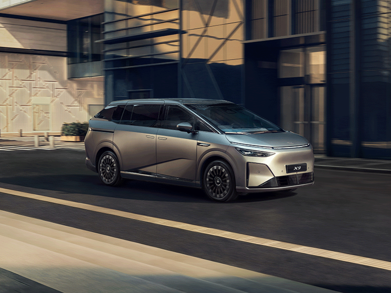 XPENG X9 FWD Long Range