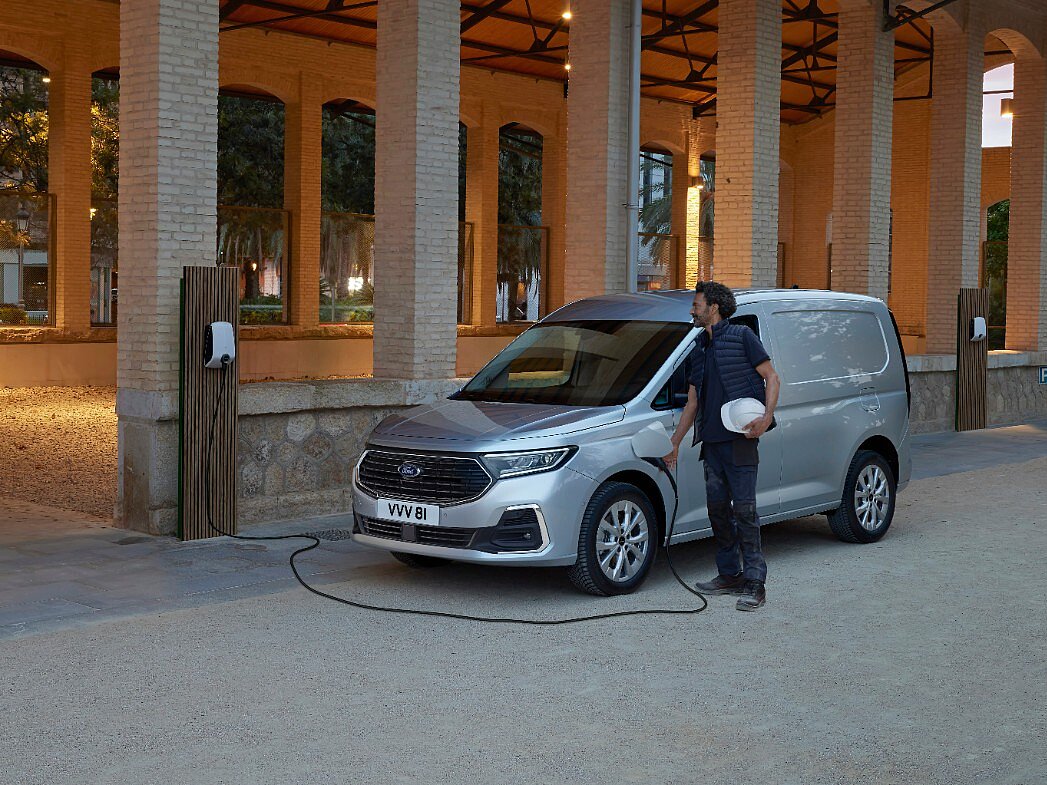 Ford Transit Connect Ladestation