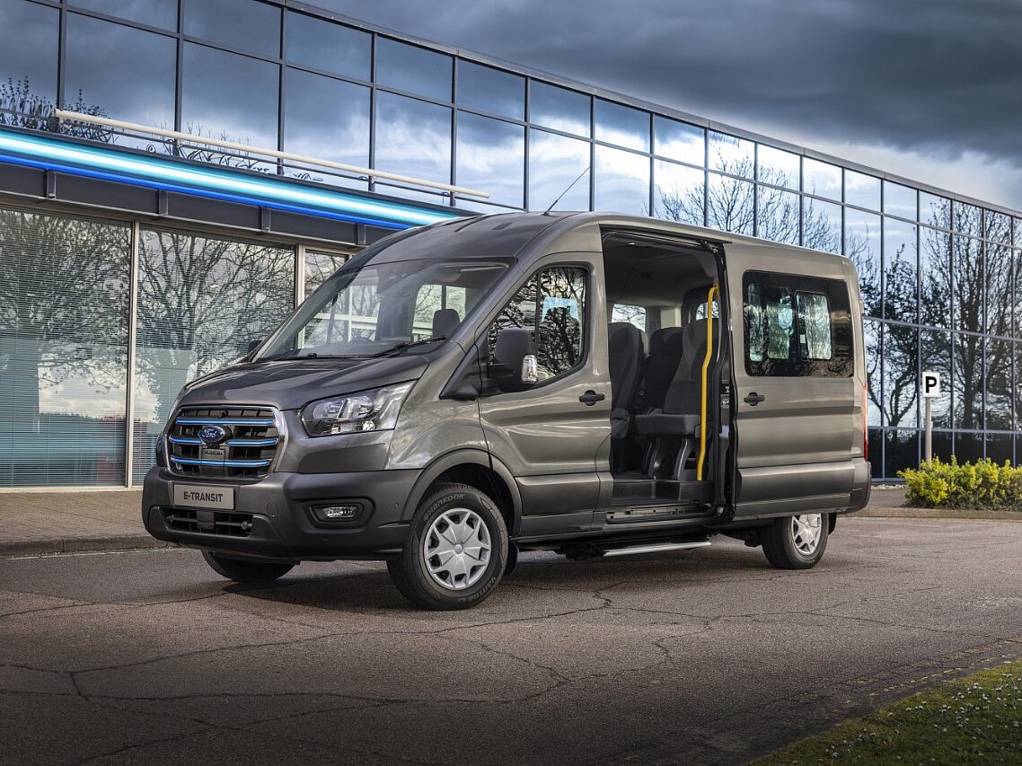 Transit_Kombi