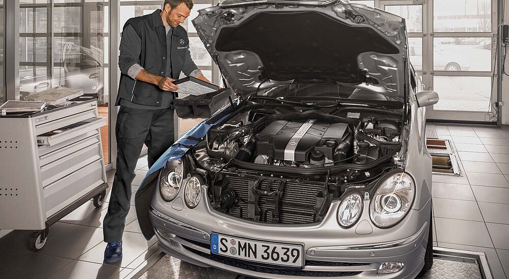 Wir tauschen die Starterbatterie Ihres Mercedes-Benz fachgerecht aus und kümmern uns anschließend um die umweltgerechte Entsorgung der alten Batterie.