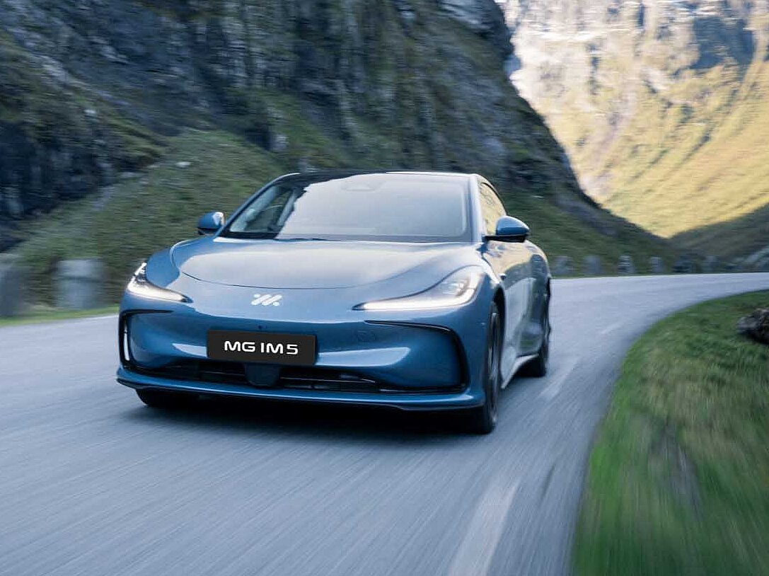MG IM5 front seitlich