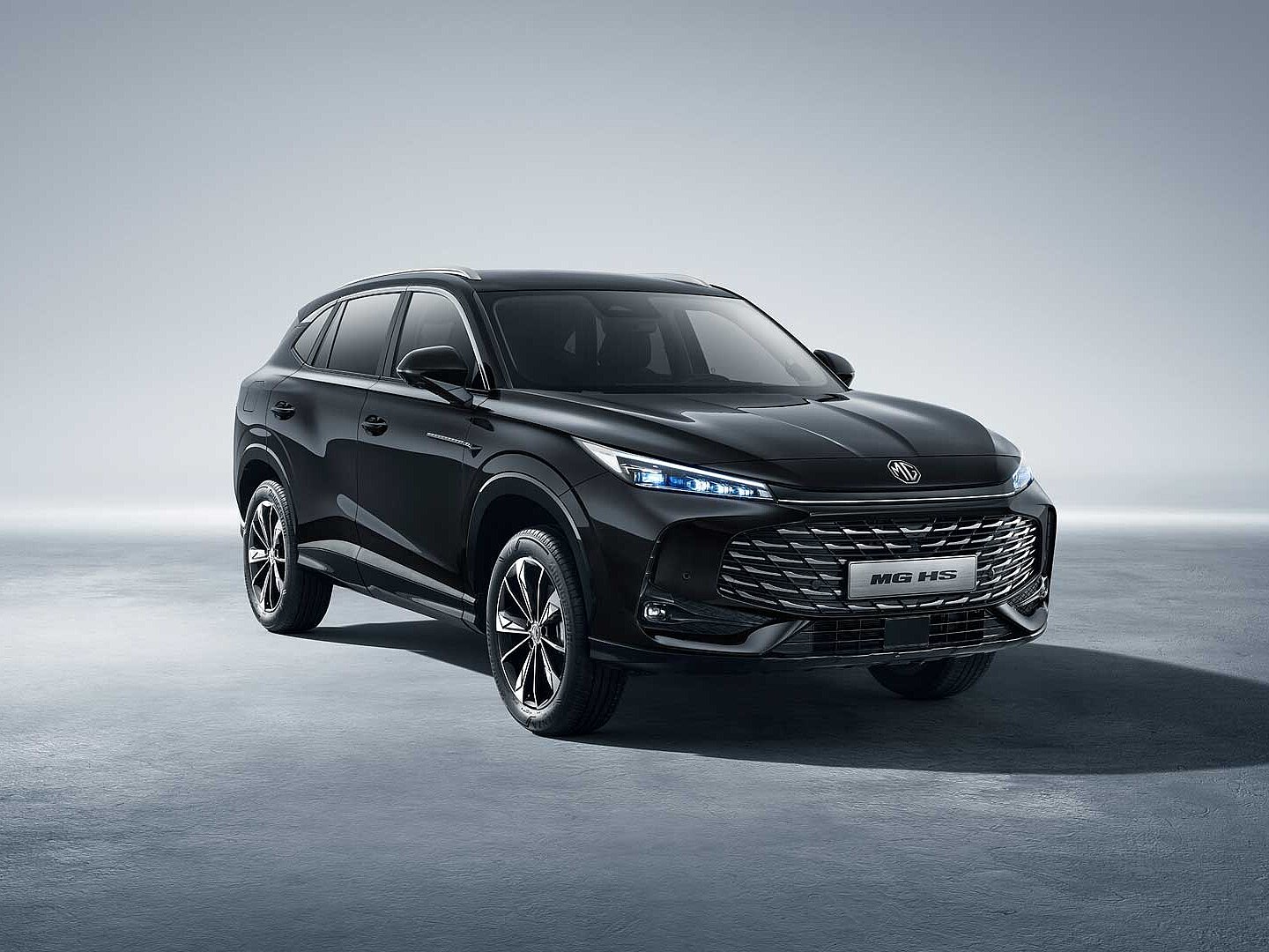 MG HS Hybrid+ front
