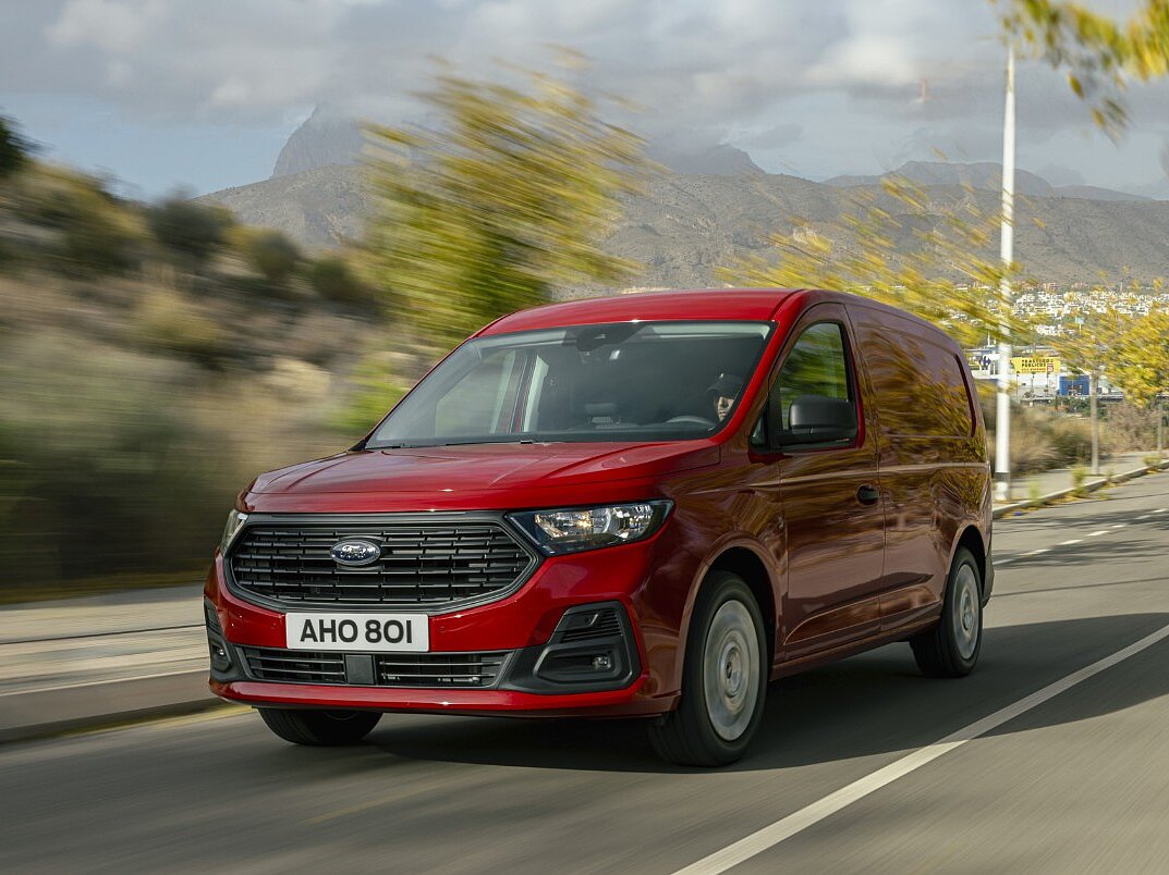 Ford Transit Connect auf der Straße