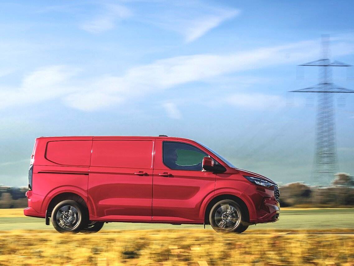 Ford Transit Custom in Feldern