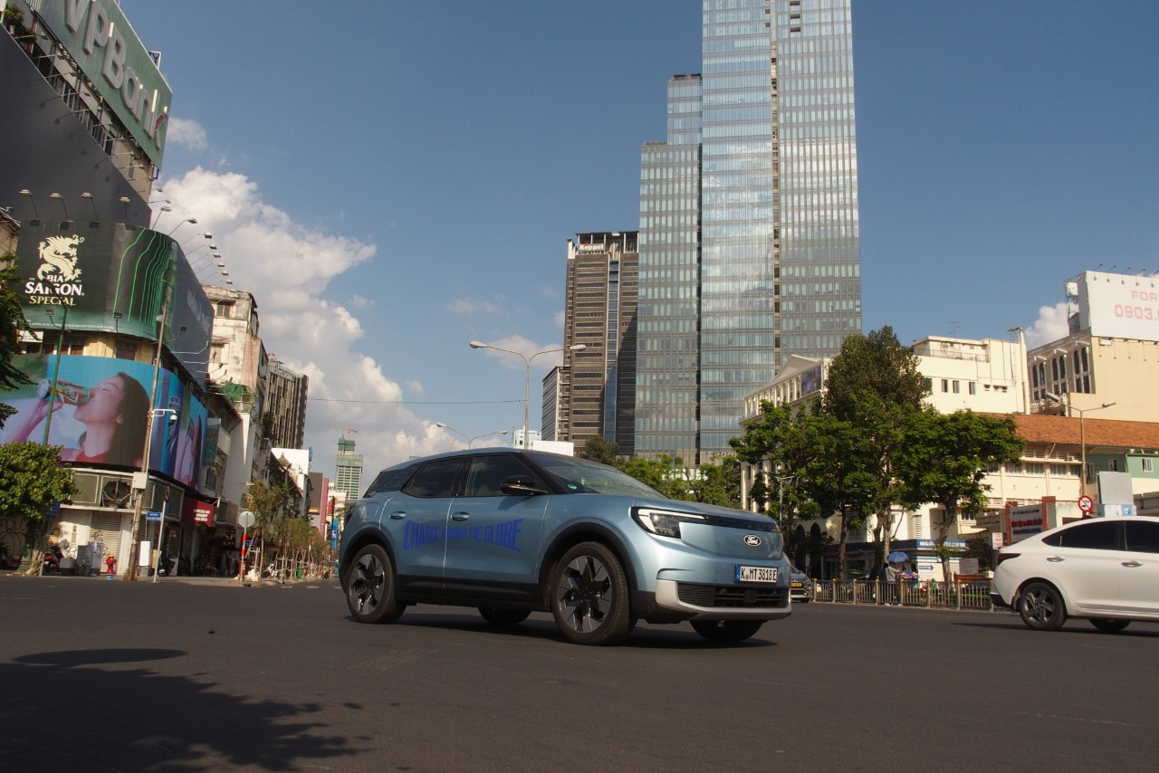 Ford Explorer EV in der Stadt