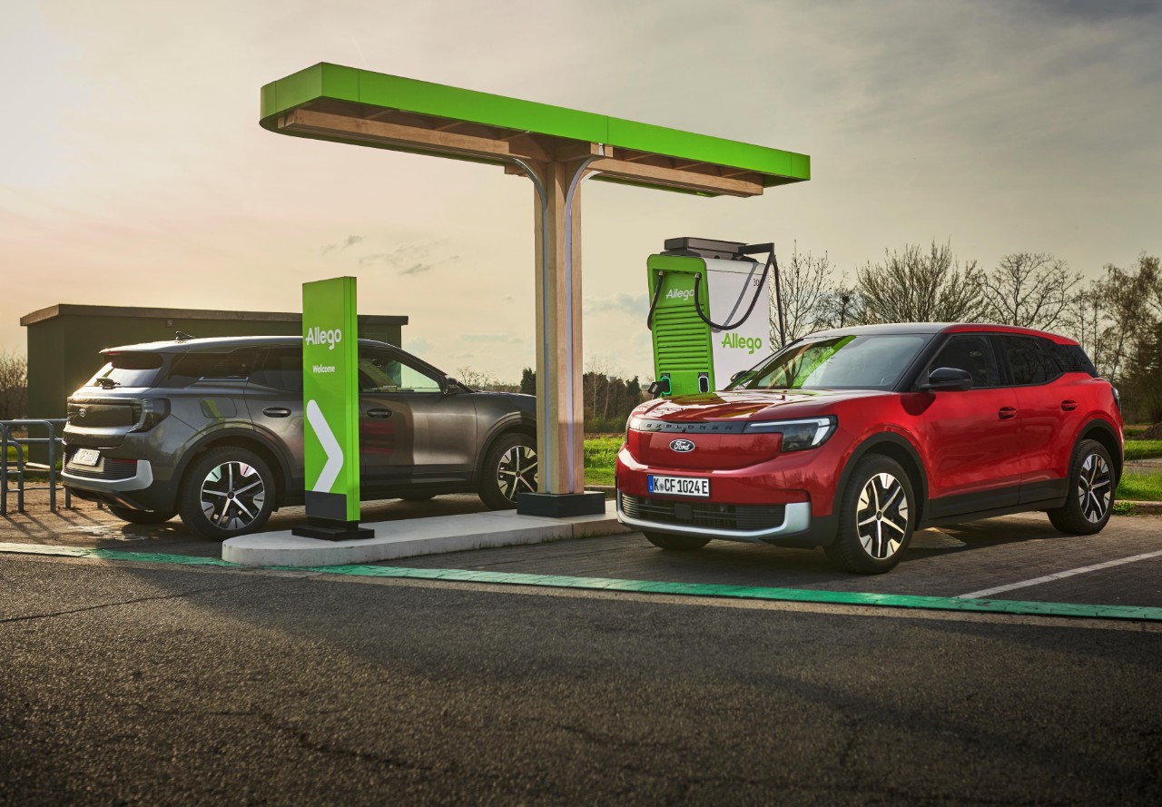 Ford Explorer EV an der Ladesäule