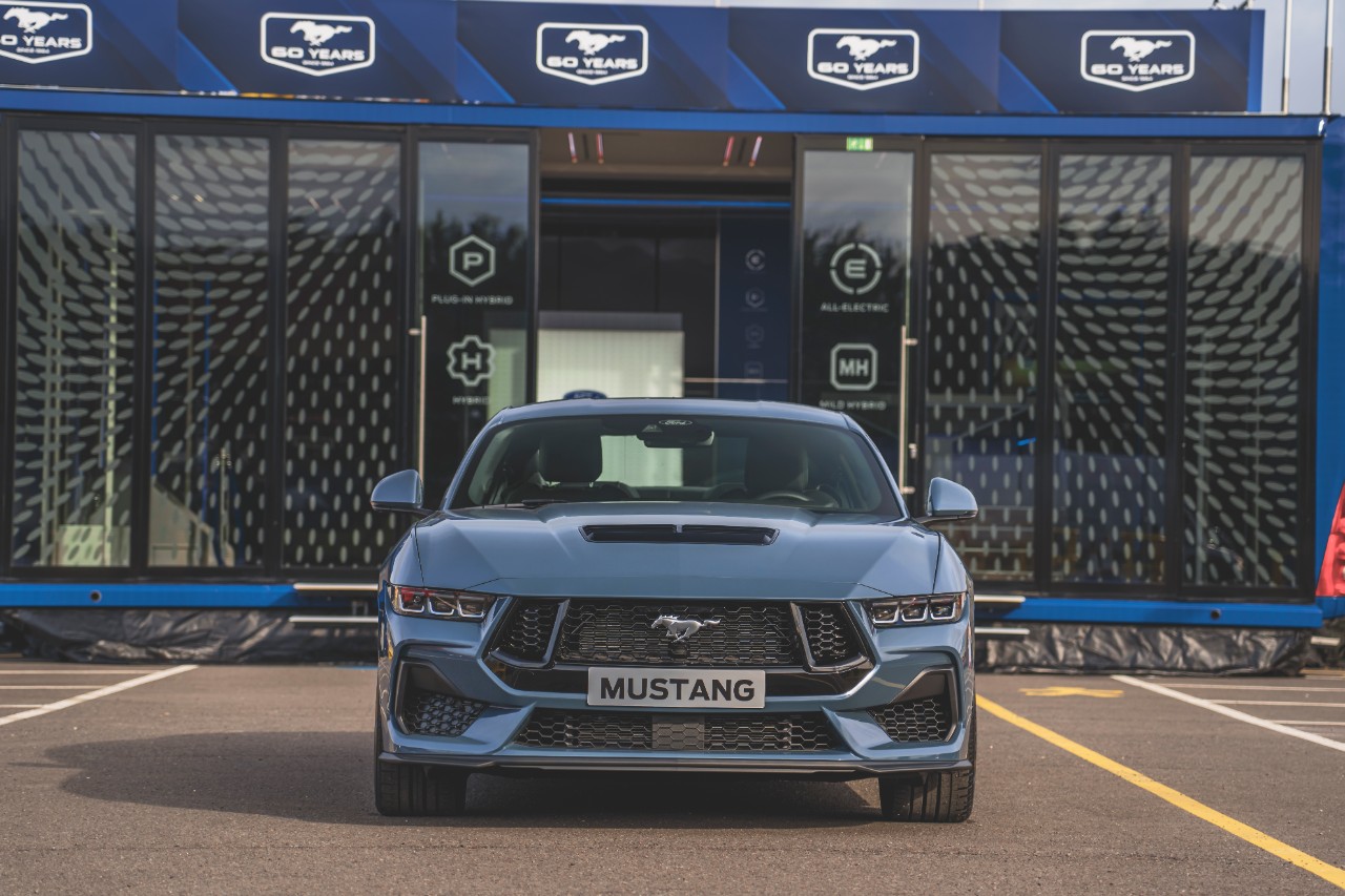 Ford Mustang von vorn