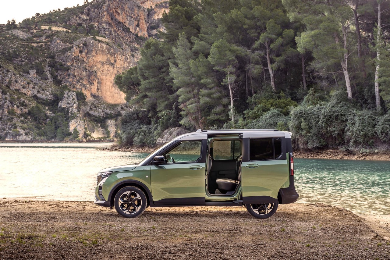 Ford Tourneo Courier seitlich