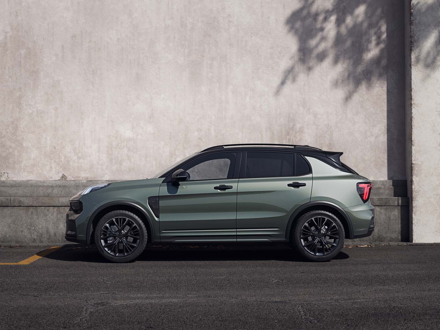 LYNK & CO 01_seitlich