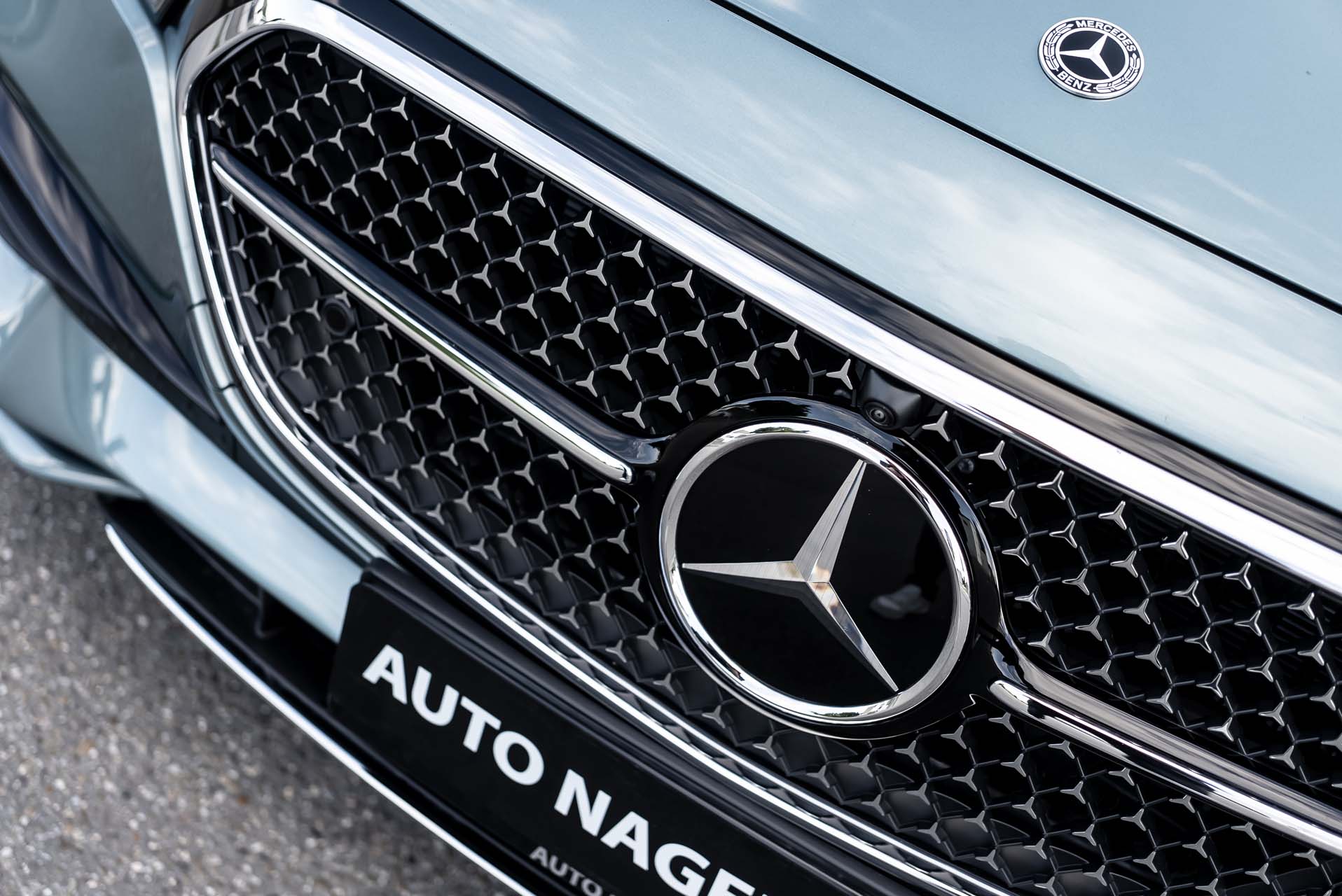 Mercedes-Benz E-Klasse Kühler