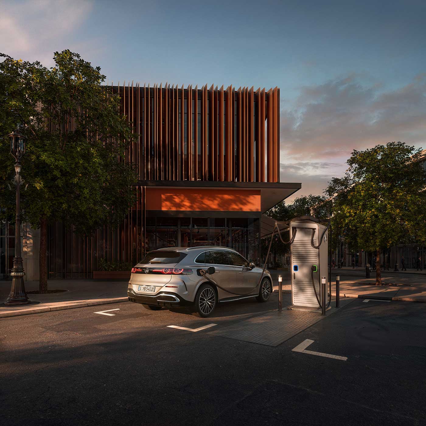 Mercedes-Benz GLC elektrisch an der Ladestation Mercedes-Benz GLC elektrisch an der Ladestation