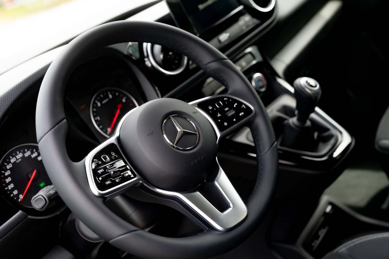 Mercedes_T-Klasse_Lenkrad
